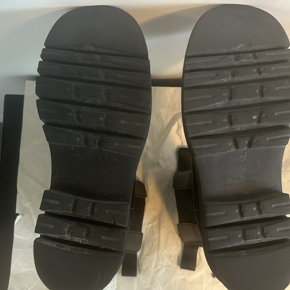 Bottega Veneta Lug Boots - Picture 6 of 6